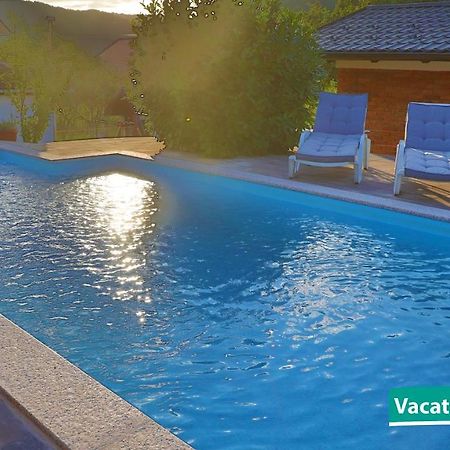 Vacation Home Alan 2 Kulen Vakuf Bagian luar foto
