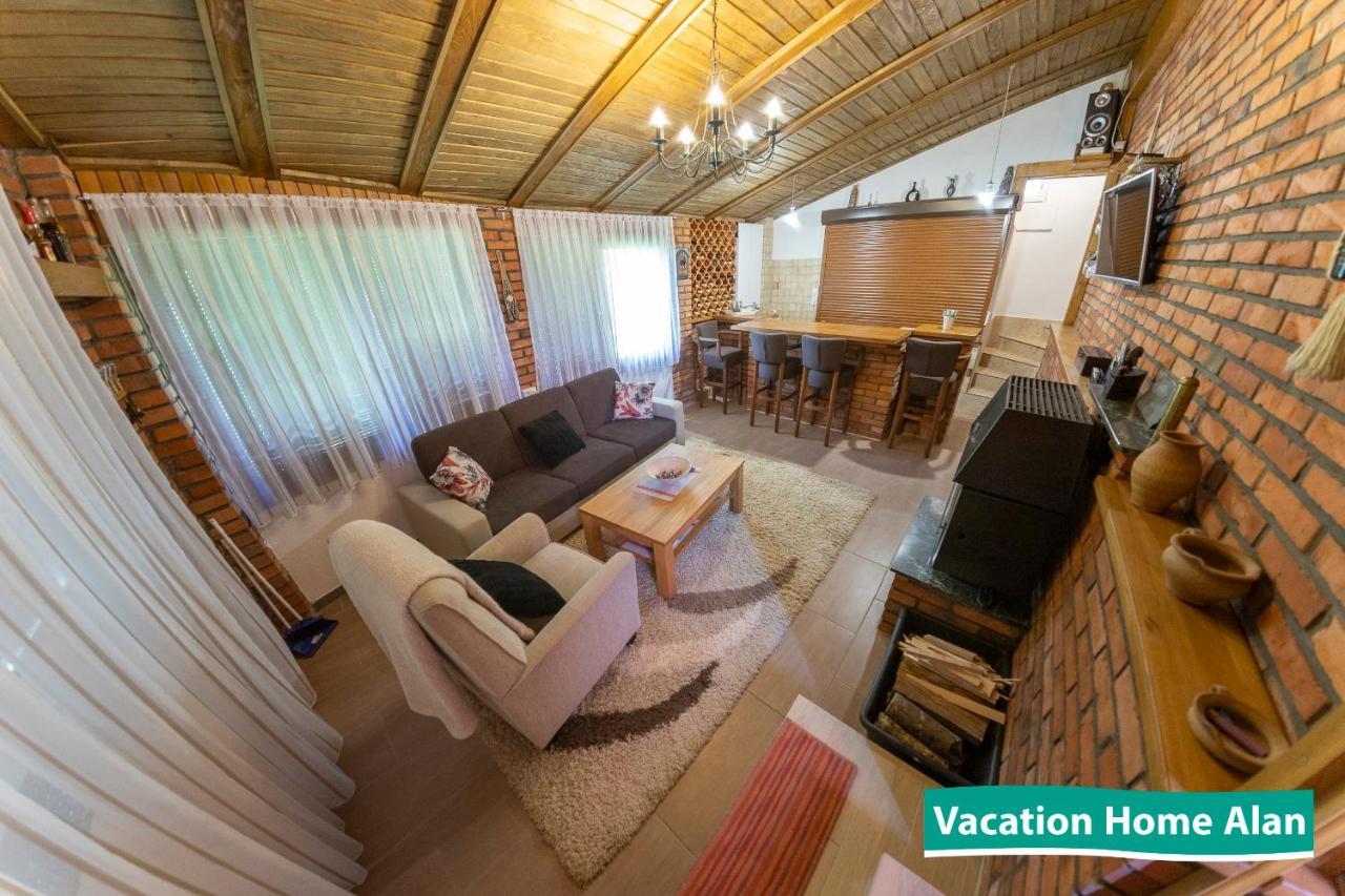 Vacation Home Alan 2 Kulen Vakuf Bagian luar foto