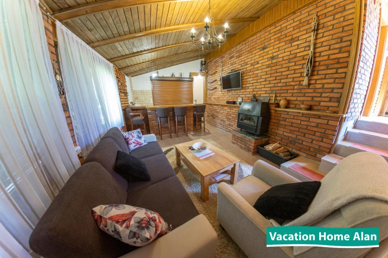 Vacation Home Alan 2 Kulen Vakuf Bagian luar foto