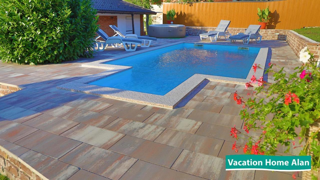 Vacation Home Alan 2 Kulen Vakuf Bagian luar foto