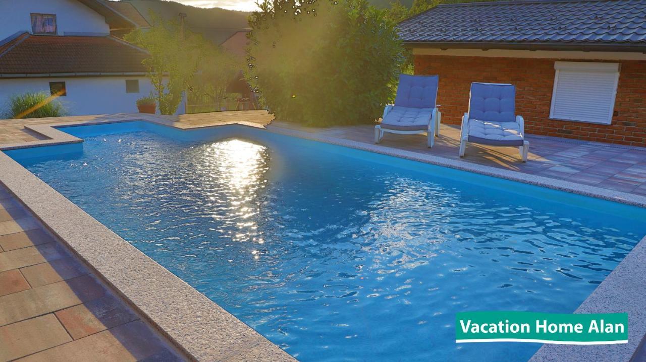 Vacation Home Alan 2 Kulen Vakuf Bagian luar foto