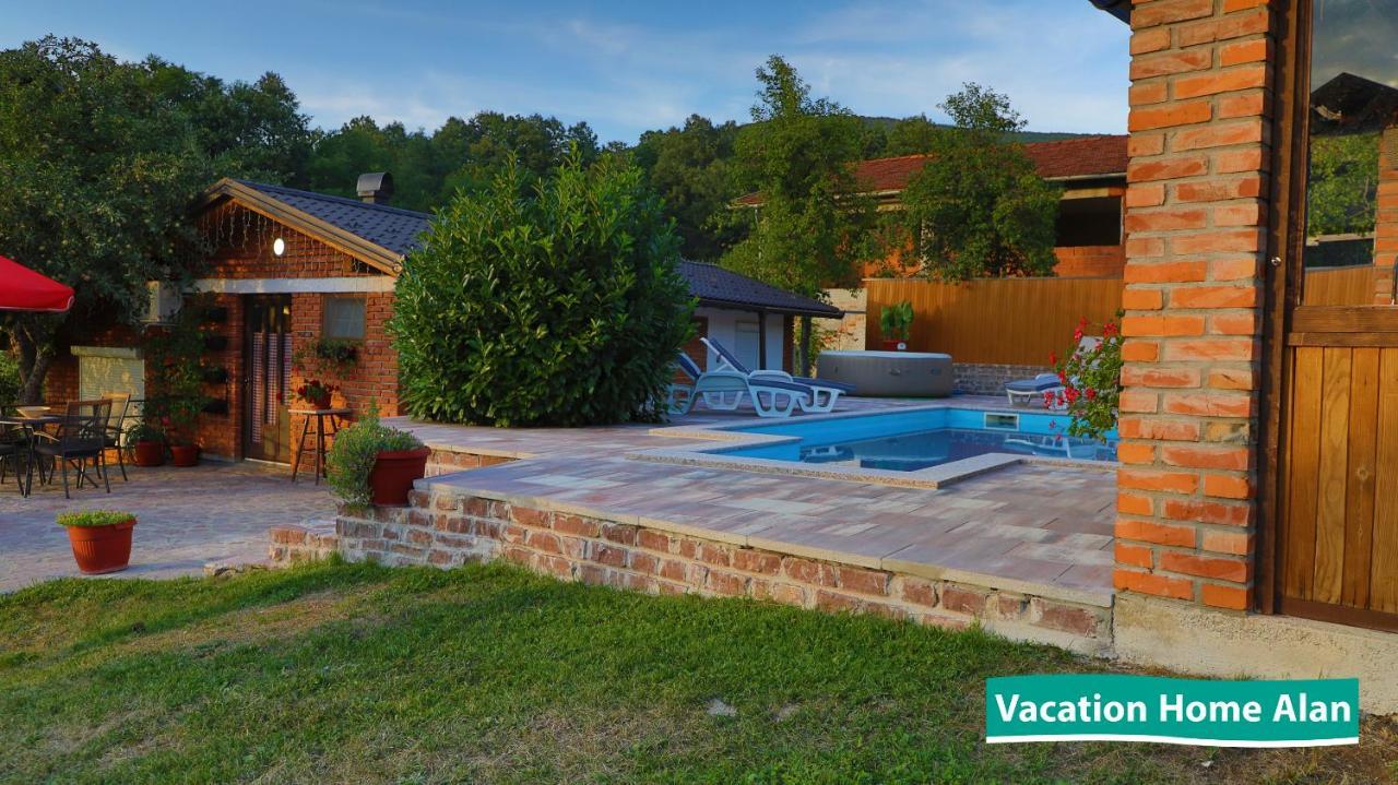 Vacation Home Alan 2 Kulen Vakuf Bagian luar foto