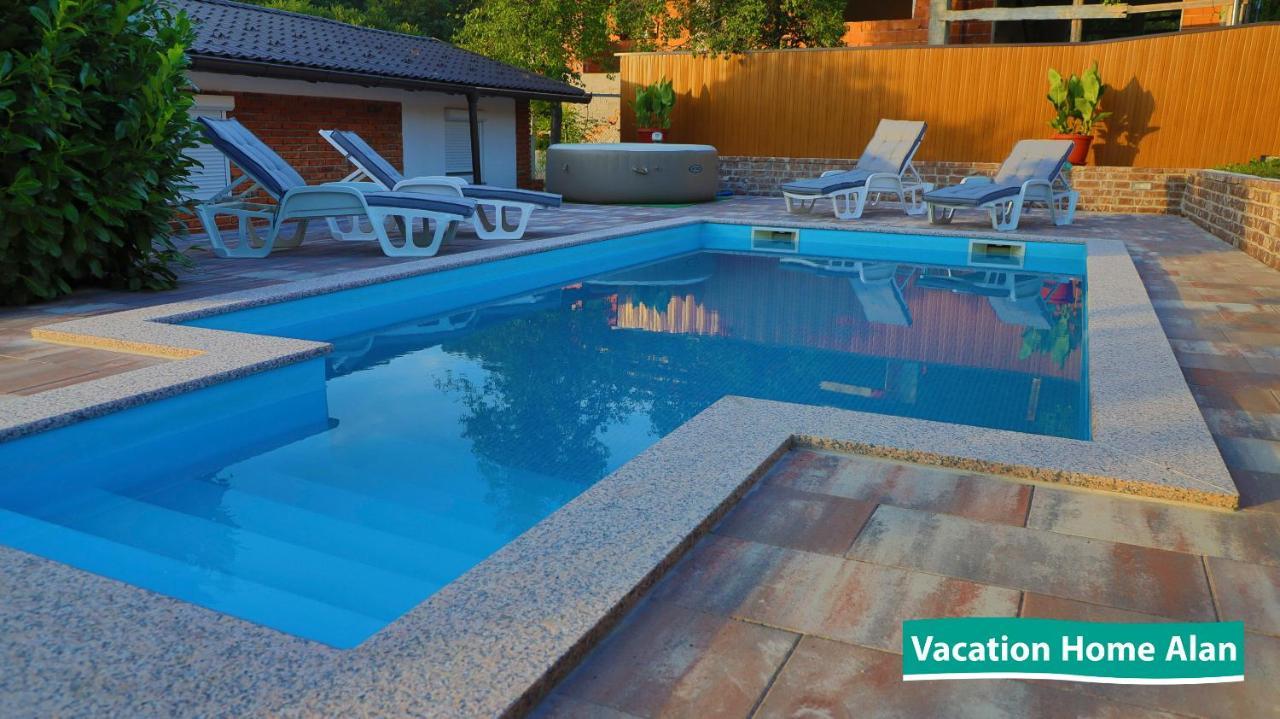 Vacation Home Alan 2 Kulen Vakuf Bagian luar foto