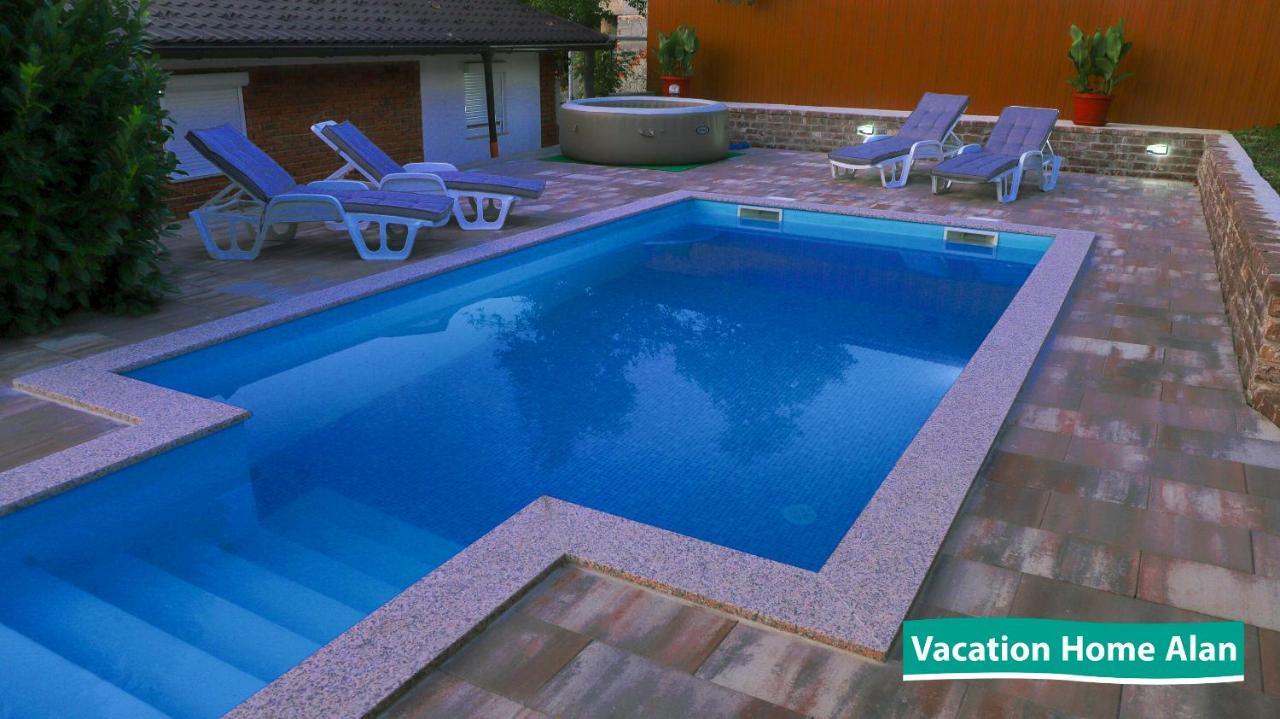 Vacation Home Alan 2 Kulen Vakuf Bagian luar foto