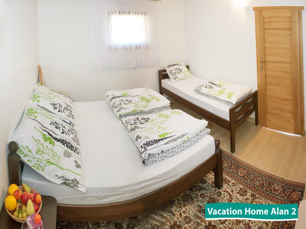 Vacation Home Alan 2 Kulen Vakuf Bagian luar foto