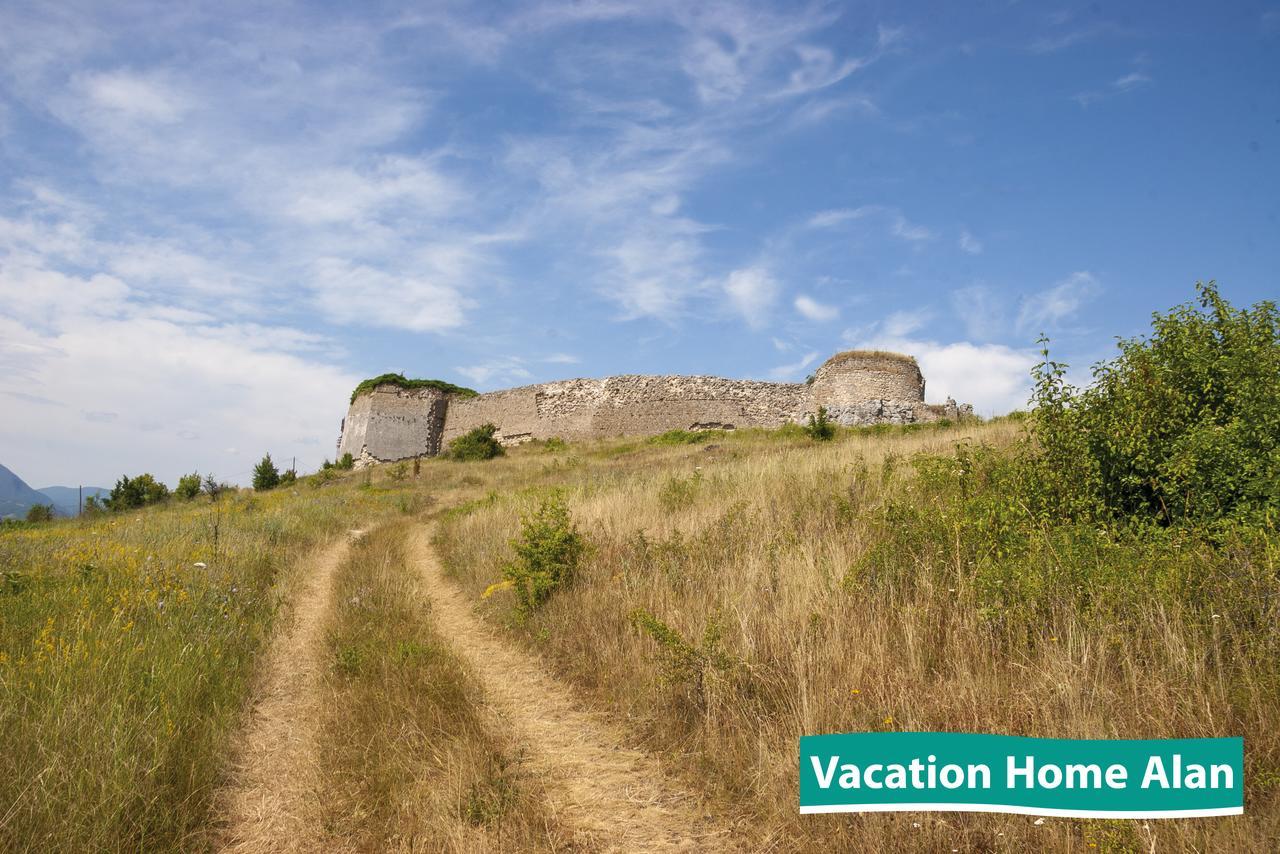 Vacation Home Alan 2 Kulen Vakuf Bagian luar foto