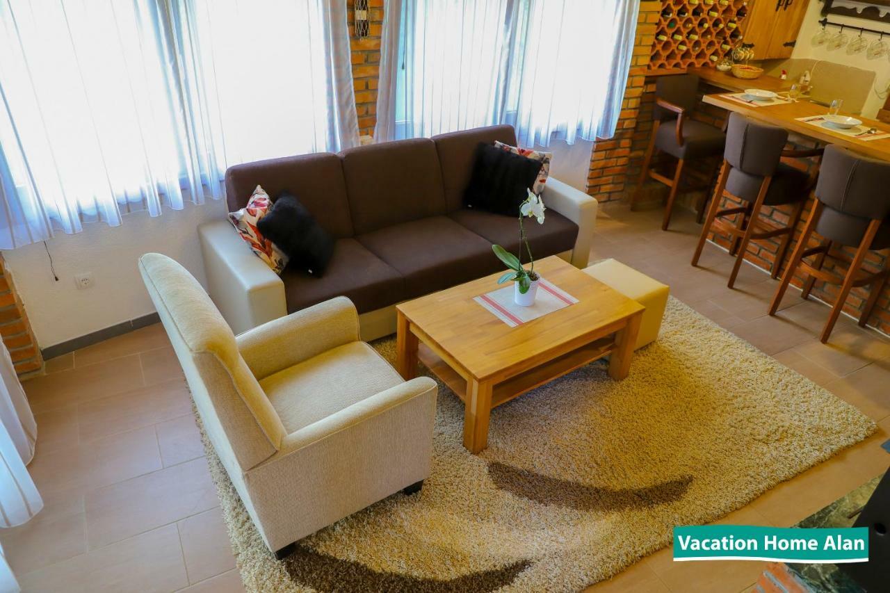 Vacation Home Alan 2 Kulen Vakuf Bagian luar foto