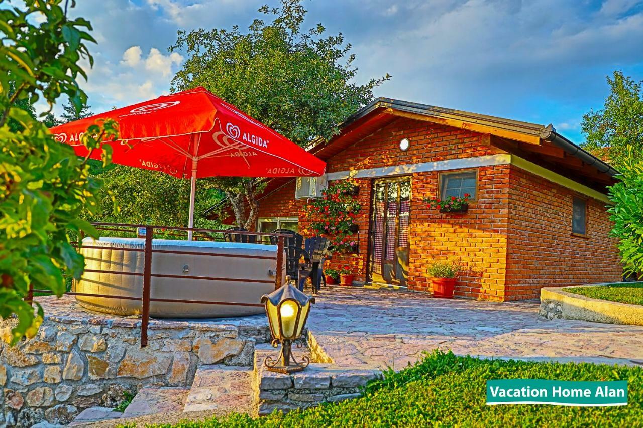 Vacation Home Alan 2 Kulen Vakuf Bagian luar foto