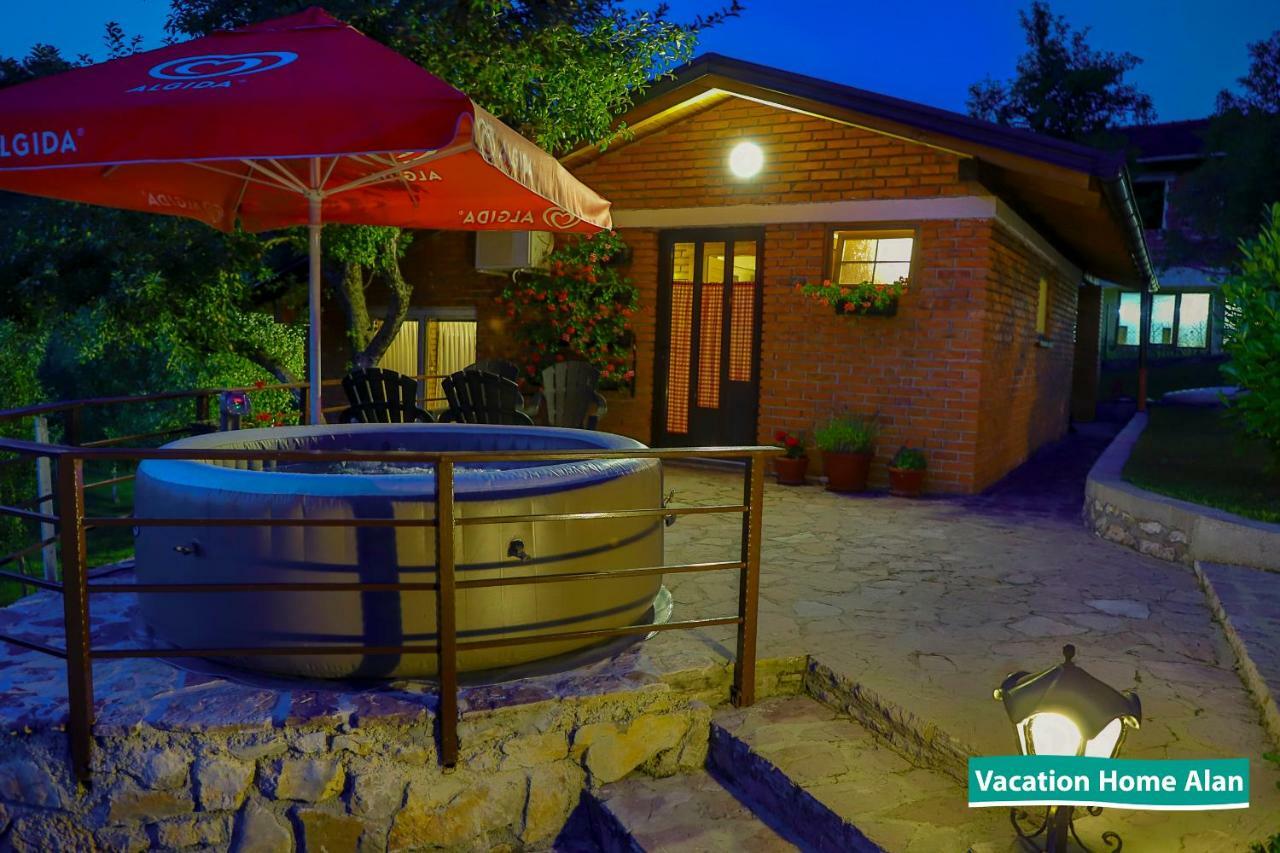 Vacation Home Alan 2 Kulen Vakuf Bagian luar foto